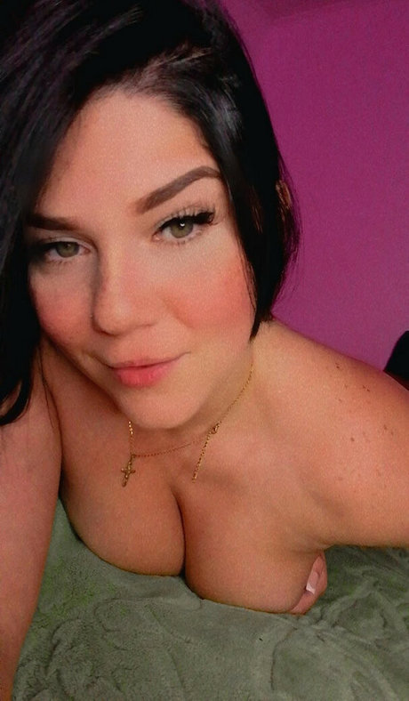 Alasti lekkinud OnlyFans-i pilt Bbmaga