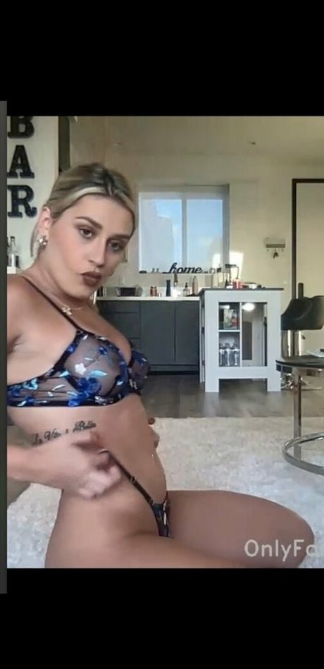 Alasti lekkinud OnlyFans-i pilt Lauren Corazza