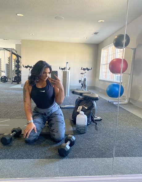 Nacktes geleaktes OnlyFans-Foto von Shapedbyshanice