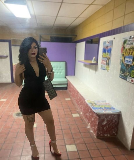 Alasti lekkinud OnlyFans-i pilt Jenny215