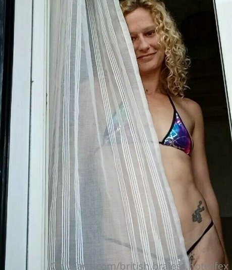 Alasti lekkinud OnlyFans-i pilt Britishbralesshotwifex