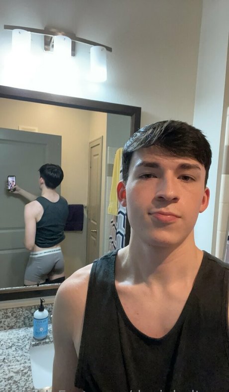 Nacktes geleaktes OnlyFans-Foto von Devinholtxxx