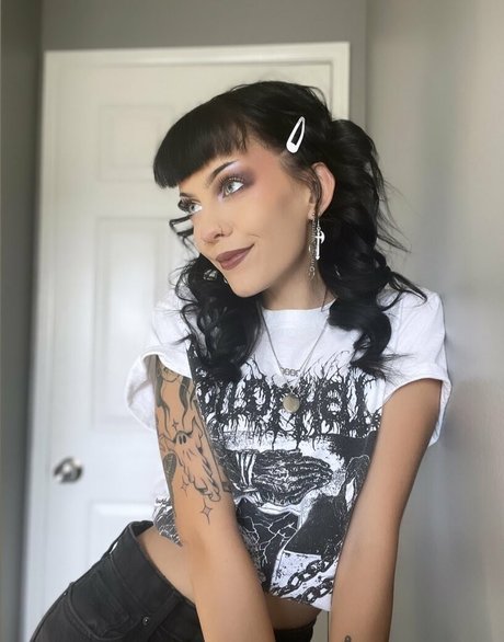 Nacktes geleaktes OnlyFans-Foto von Moltencherub