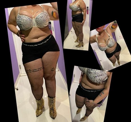 Naakte gelekte OnlyFans-foto van Jenn Leigh