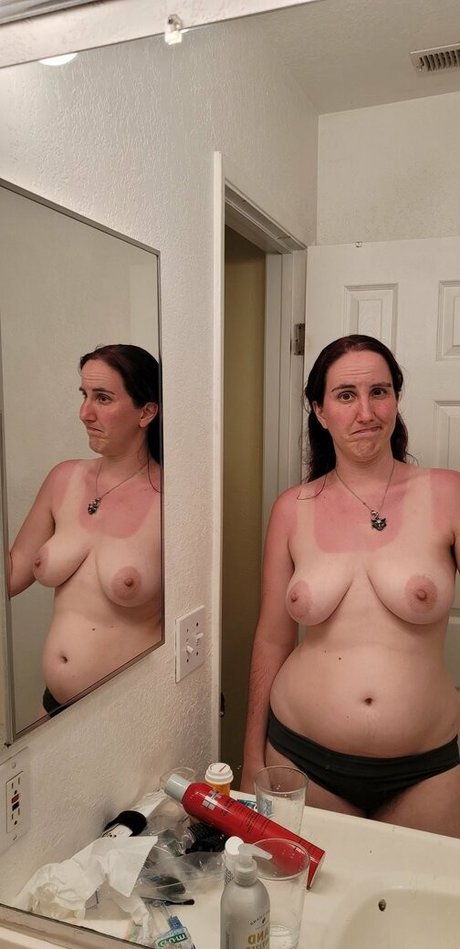 OnlyFans-model Topless Topics