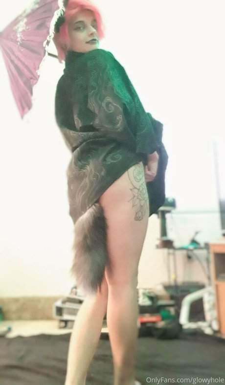 Обнаженная фотография утечки OnlyFans от Glowyhole