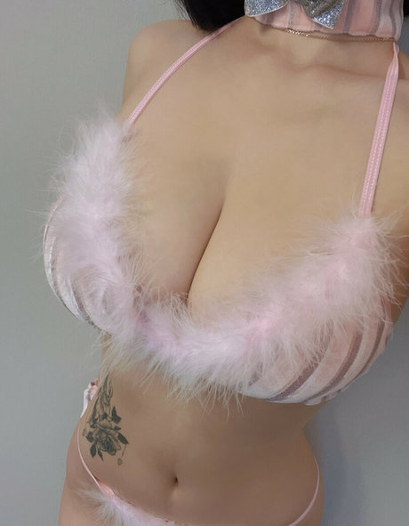 Naken lekkede OnlyFans-bilde av Jyeoning