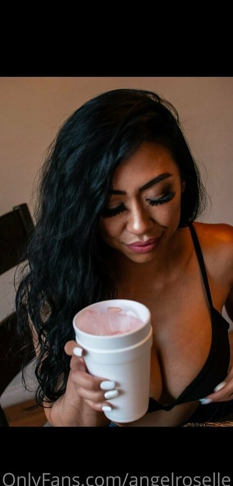 Angelroselle OnlyFans泄露裸照