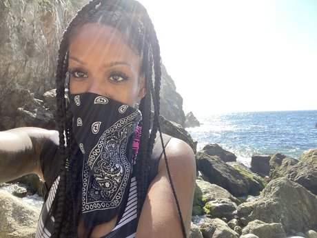 Nacktes geleaktes OnlyFans-Foto von Savvy