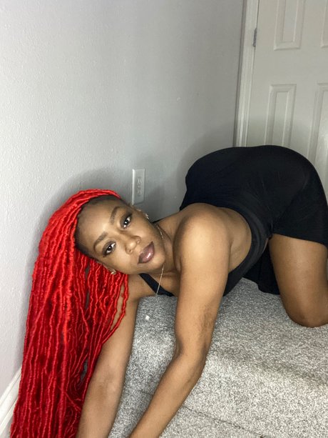 Nacktes geleaktes OnlyFans-Foto von Phoenix Gold