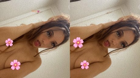 Nacktes geleaktes OnlyFans-Foto von Triss