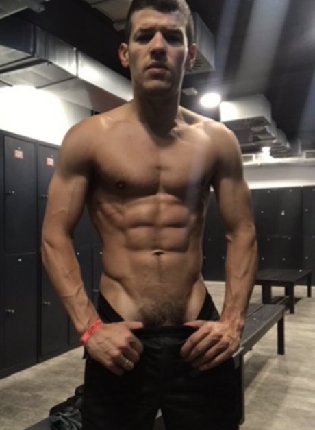 Nahá fotka uniklých OnlyFans od Sergio Mutty18x