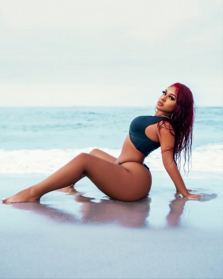 Nahá fotka uniklých OnlyFans od Nya Amanii