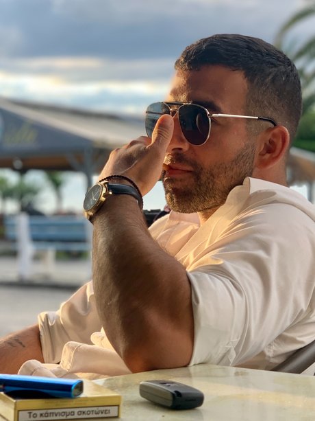 Alasti lekkinud OnlyFans-i pilt Sir Maxim Julius Cortes