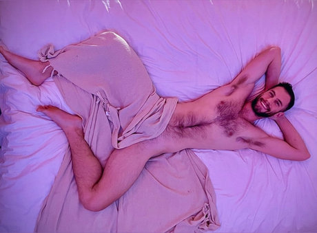 Foto di nudo di fuga di OnlyFans di Gray