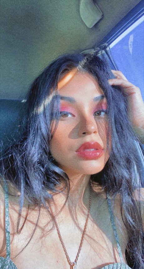 Alasti lekkinud OnlyFans-i pilt 