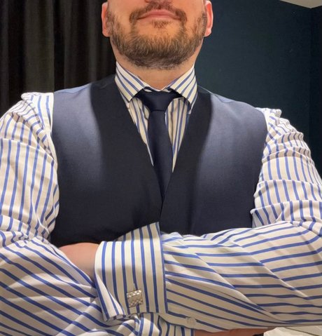 Nahá fotka uniklých OnlyFans od Officer Hardy Ceo