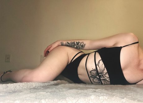 Naakte gelekte OnlyFans-foto van Baby Jo 