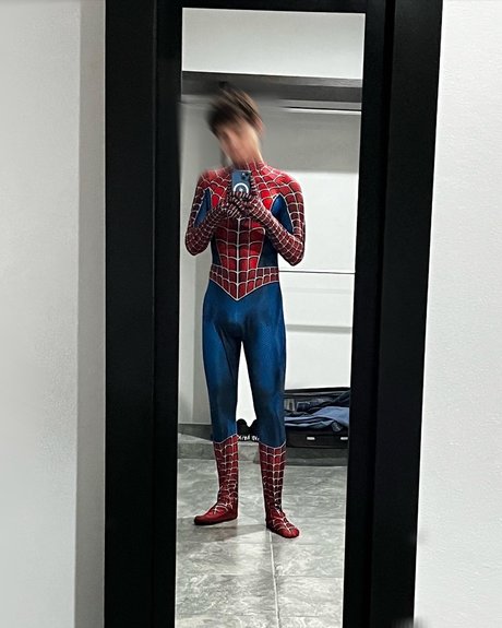 Обнаженная фотография утечки OnlyFans от Rod Aguirre