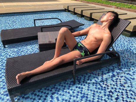 Alasti lekkinud OnlyFans-i pilt  Uncensored John