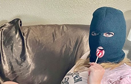 Naken lekkede OnlyFans-bilde av Montana Sky