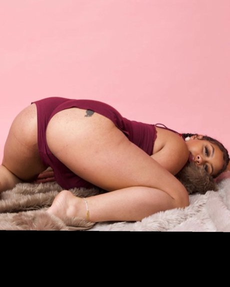 Naken läckt OnlyFans-bild av Elle The Honey Bunny