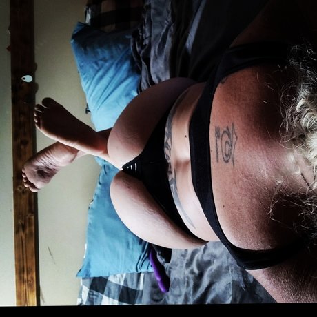 Naken lekkede OnlyFans-bilde av Tatia Ryann