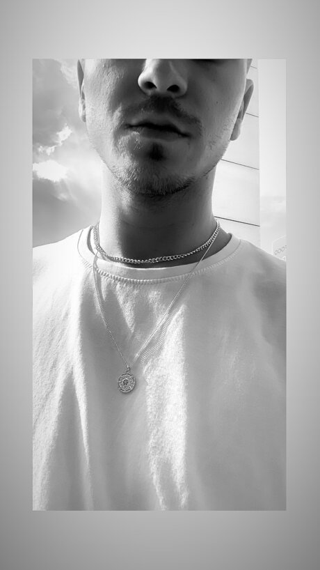 Nahá fotka uniklých OnlyFans od Pablo Bond