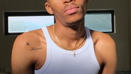 Naken lekkede OnlyFans-bilde av Henry