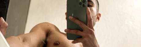 Alasti lekkinud OnlyFans-i pilt Carter Dan