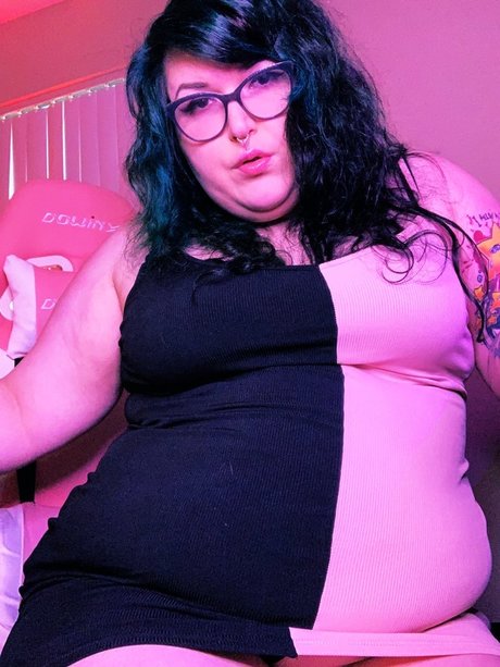 Naken lekkede OnlyFans-bilde av Size Queen Mcgee 