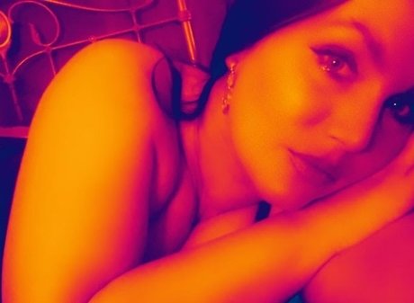 Nahá fotka uniklých OnlyFans od Kiaraknight