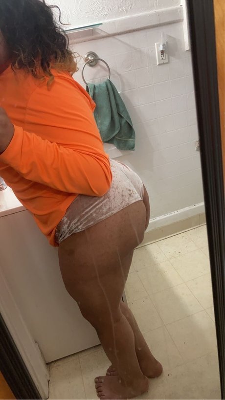 Alasti lekkinud OnlyFans-i pilt Throat God