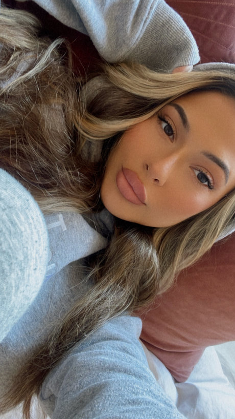 Nahá fotka uniklých OnlyFans od Dina Shilin