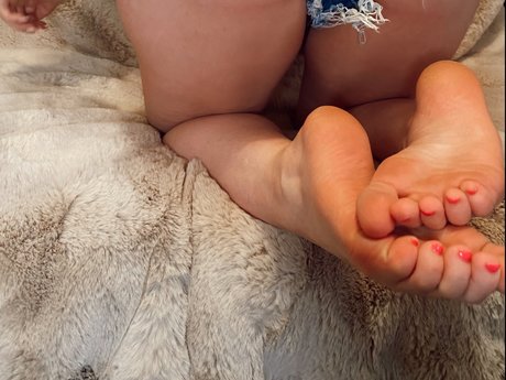 Photo nue de fuite OnlyFans de Ticklish Toes 