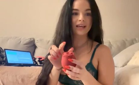 Naken lekkede OnlyFans-bilde av Goddesslexa444