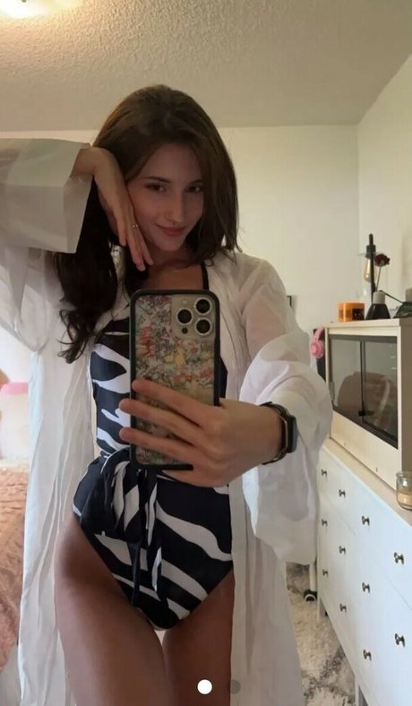 Naken lekkede OnlyFans-bilde av Willowjc