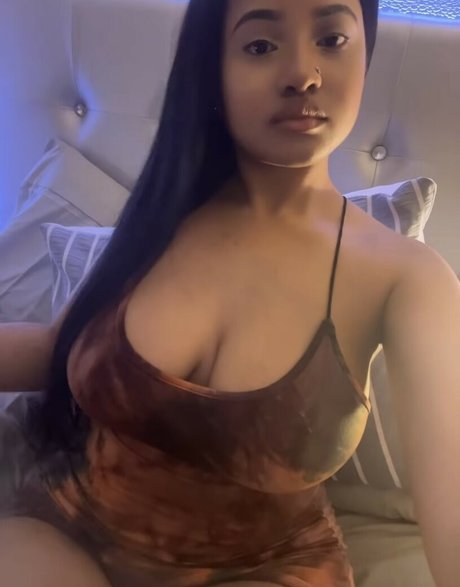 Naakte gelekte OnlyFans-foto van Kokoblackxx