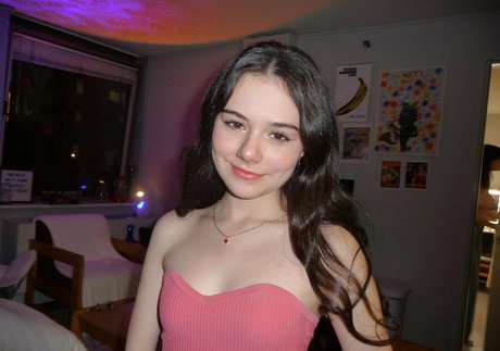 Nahá fotka uniklých OnlyFans od Julia Antonelli