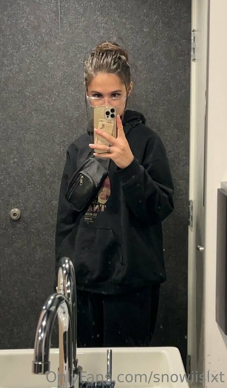 OnlyFans-model Snowiislxt
