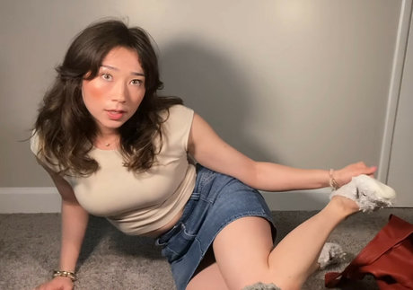 Naken lekkede OnlyFans-bilde av Sleepy Sab Asmr