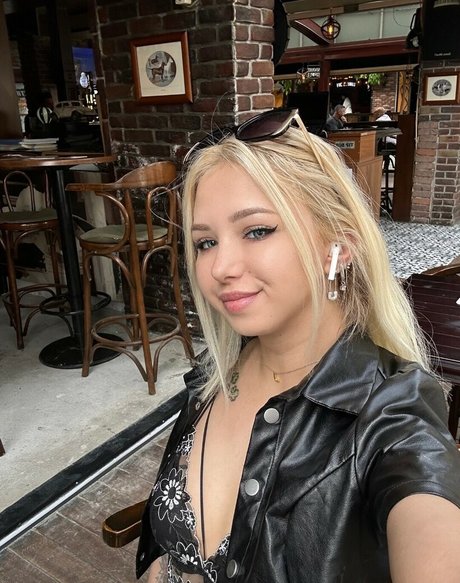 Linasuozgen naked leaks OnlyFans pic