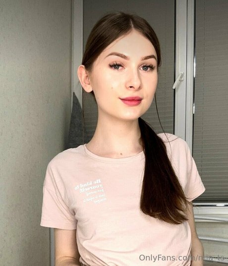 Naken lekkede OnlyFans-bilde av Miats