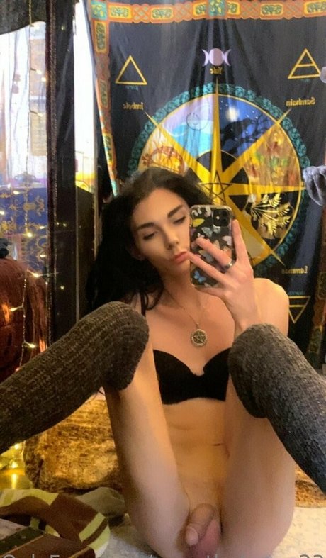 Nacktes geleaktes OnlyFans-Foto von Raven Hite