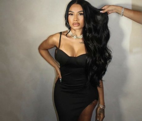 OnlyFans-model Favforeignn