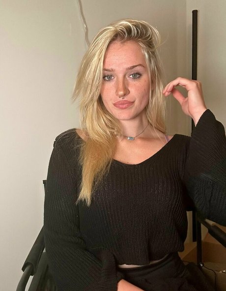 Nacktes geleaktes OnlyFans-Foto von Blakebloom