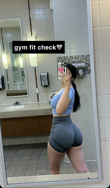 Foto di nudo di fuga di OnlyFans di Ayelenn