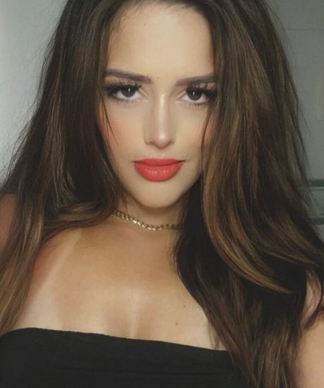 Nahá fotka uniklých OnlyFans od Melanie Ott