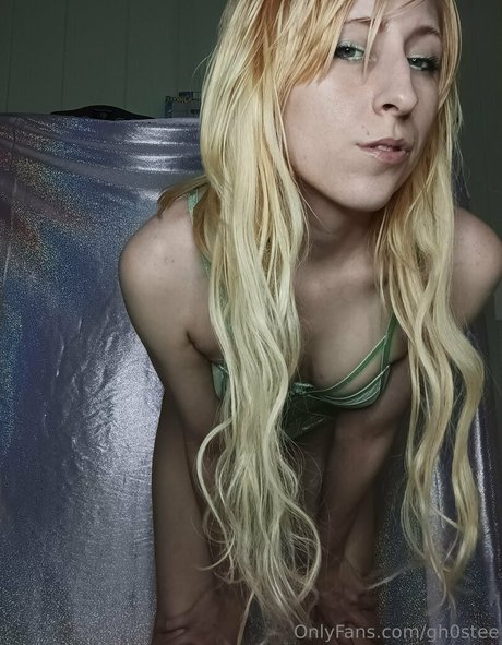 Naken lekkede OnlyFans-bilde av Gh0stee