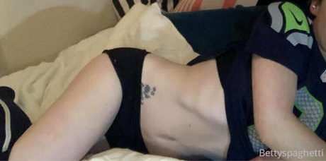 Nacktes geleaktes OnlyFans-Foto von Yogababybeth